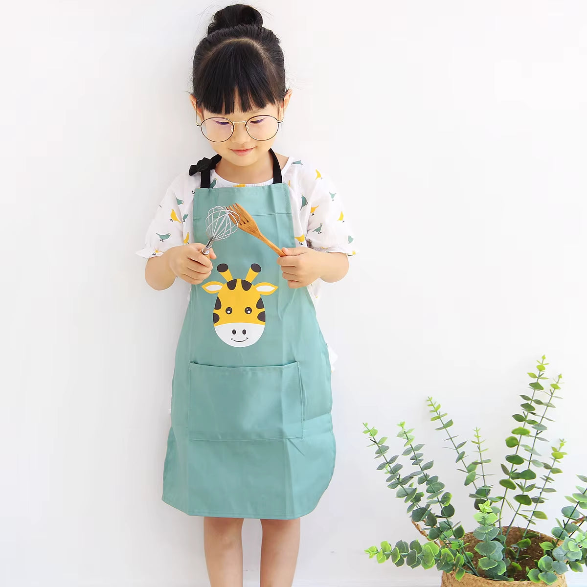 Kids Cartoon Apron Kitchen Apron Waterproof Cotton Linen Cloth Restaurant Cooking BBQ Bib Kids Apron Home Cleaning Tools
